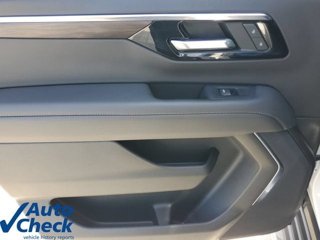 2025 Chevrolet Suburban LS