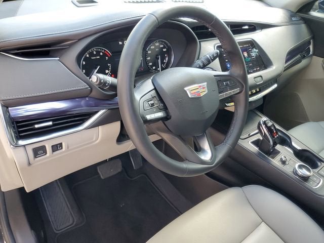 2023 Cadillac XT4 Luxury