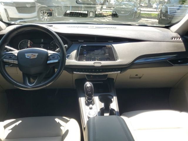 2023 Cadillac XT4 Luxury