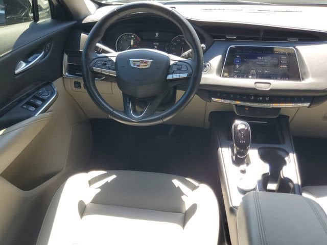 2023 Cadillac XT4 Luxury