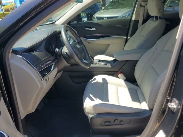 2023 Cadillac XT4 Luxury