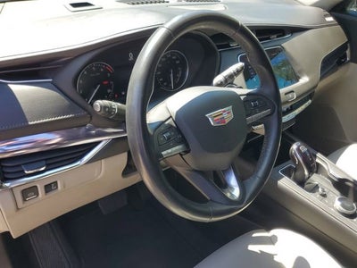 2023 Cadillac XT4 Luxury