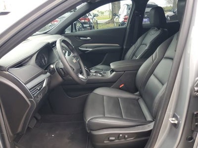 2023 Cadillac XT4 Premium Luxury