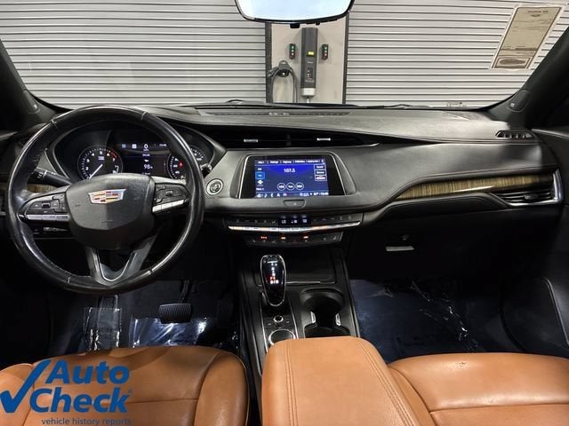 2022 Cadillac XT4 Premium Luxury