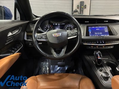 2022 Cadillac XT4 Premium Luxury
