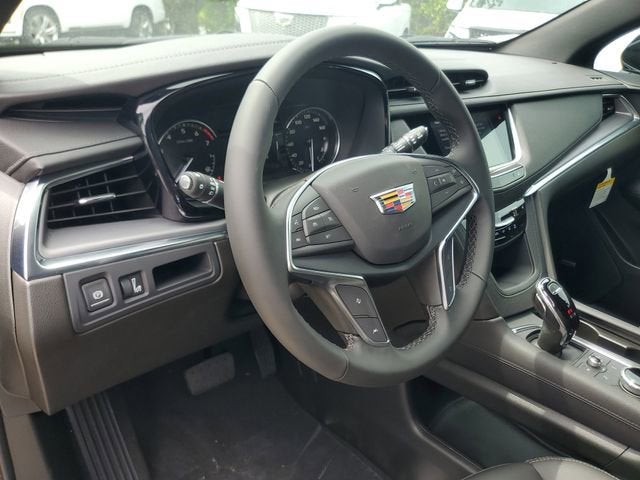 2026 Cadillac XT5 Luxury
