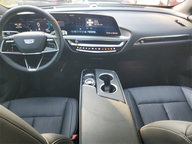 2025 Cadillac LYRIQ Luxury 1