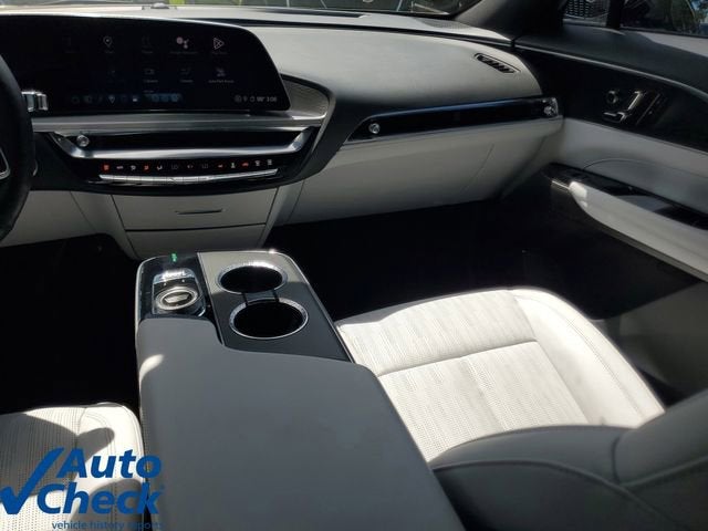 2024 Cadillac LYRIQ Luxury 1