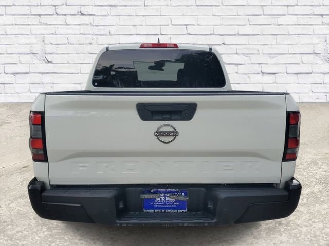 2022 Nissan Frontier S