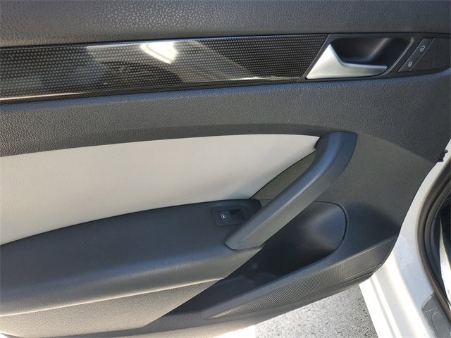 2015 Volkswagen Passat 1.8T SE