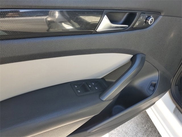 2015 Volkswagen Passat 1.8T SE