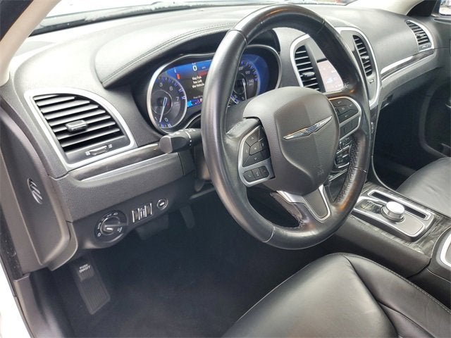 2022 Chrysler 300 Touring L