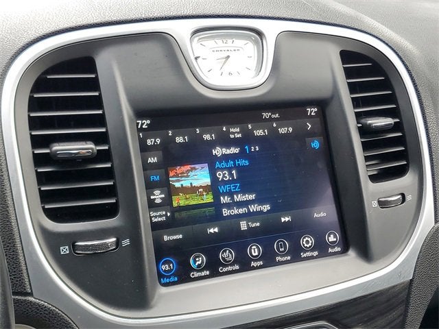 2022 Chrysler 300 Touring L