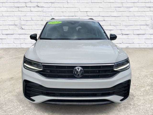 2024 Volkswagen Tiguan SE R-Line Black