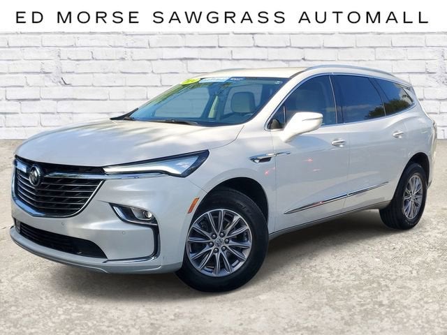 2024 Buick Enclave Essence's photo
