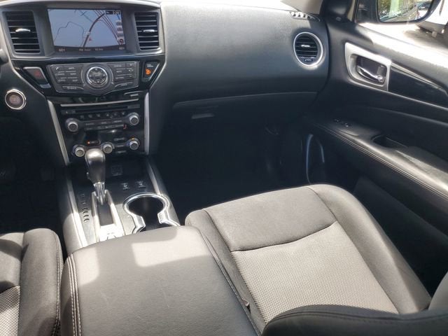 2018 Nissan Pathfinder SV