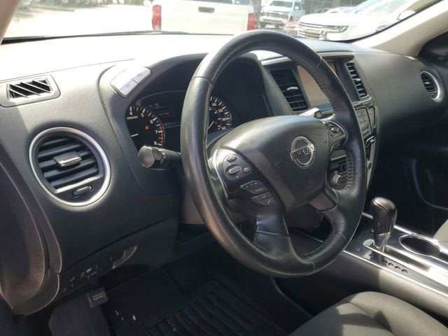 2018 Nissan Pathfinder SV