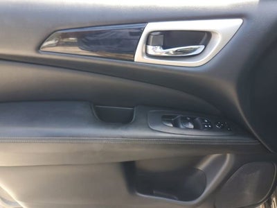 2018 Nissan Pathfinder SV