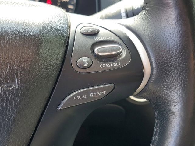 2018 Nissan Pathfinder SV