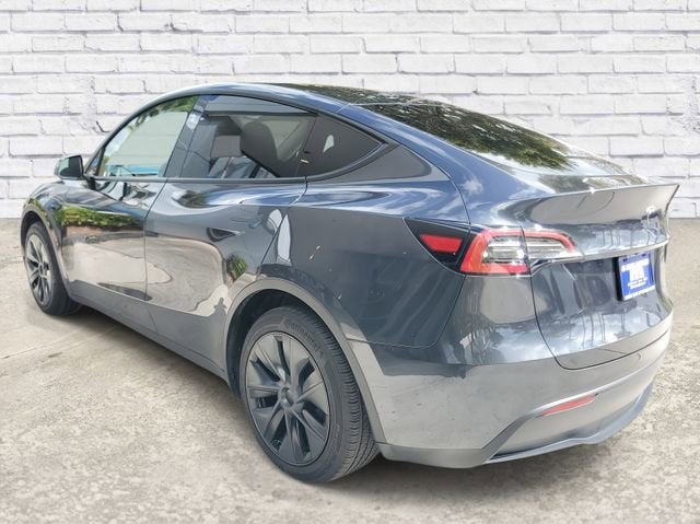 Used 2024 Tesla Model Y Long Range with VIN 7SAYGAEE9RF167922 for sale in Sunrise, FL