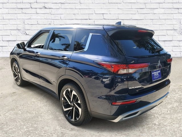 2022 Mitsubishi Outlander SE