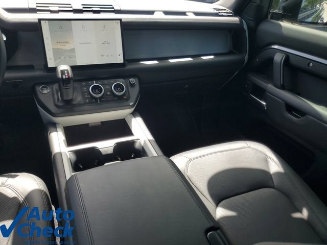 2025 Land Rover Defender X-Dynamic SE