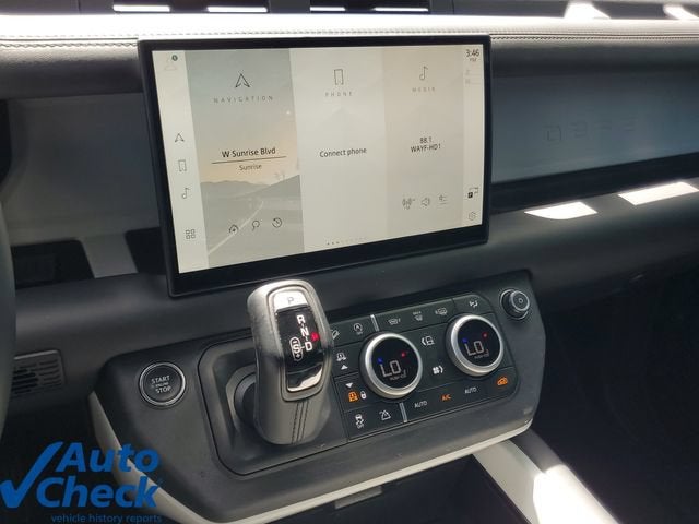2025 Land Rover Defender X-Dynamic SE