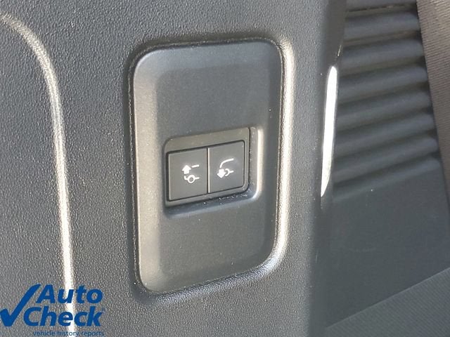 2025 Land Rover Defender X-Dynamic SE