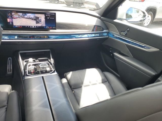 2025 BMW 7 Series 740i xDrive