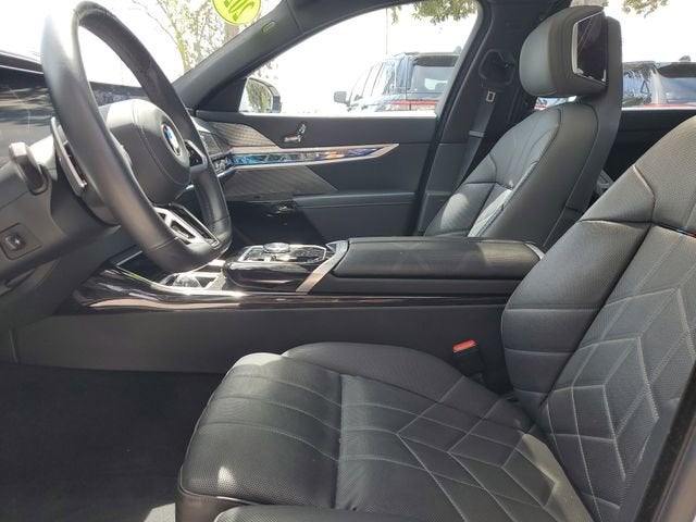 2025 BMW 7 Series 740i xDrive