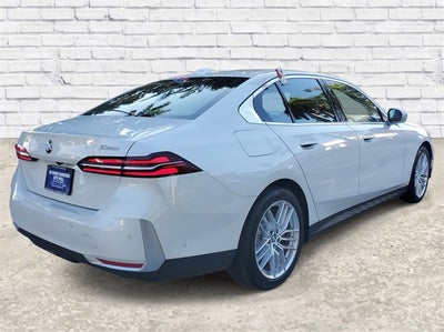 2025 BMW 5 Series 530i