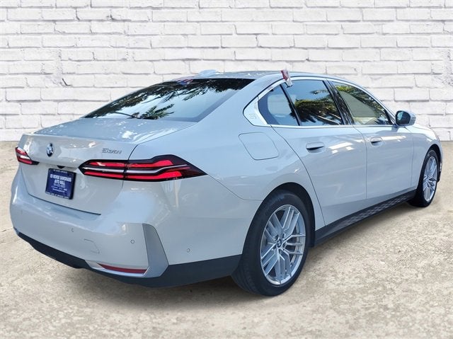 2025 BMW 5 Series 530i