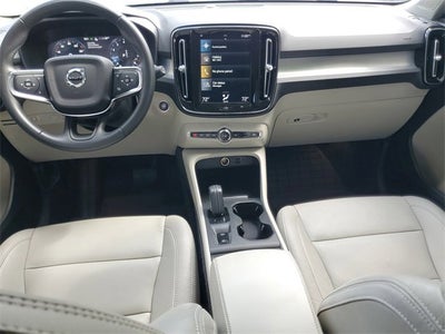 2021 Volvo XC40 Momentum