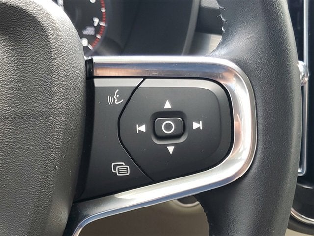 2021 Volvo XC40 Momentum