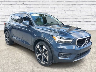 2021 Volvo XC40 Momentum