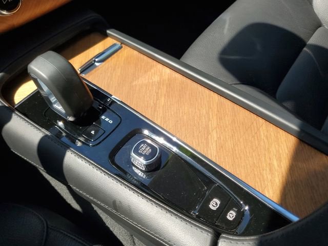 2024 Volvo XC90 Plus Bright Theme